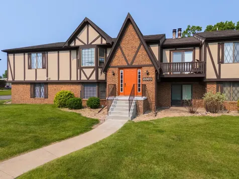 2003 Tracy Drive Bloomington IL 61704
