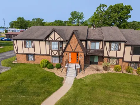 2003 Tracy Drive Bloomington IL 61704