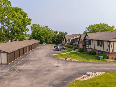2003 Tracy Drive Bloomington IL 61704