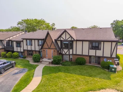 2003 Tracy Drive Bloomington IL 61704