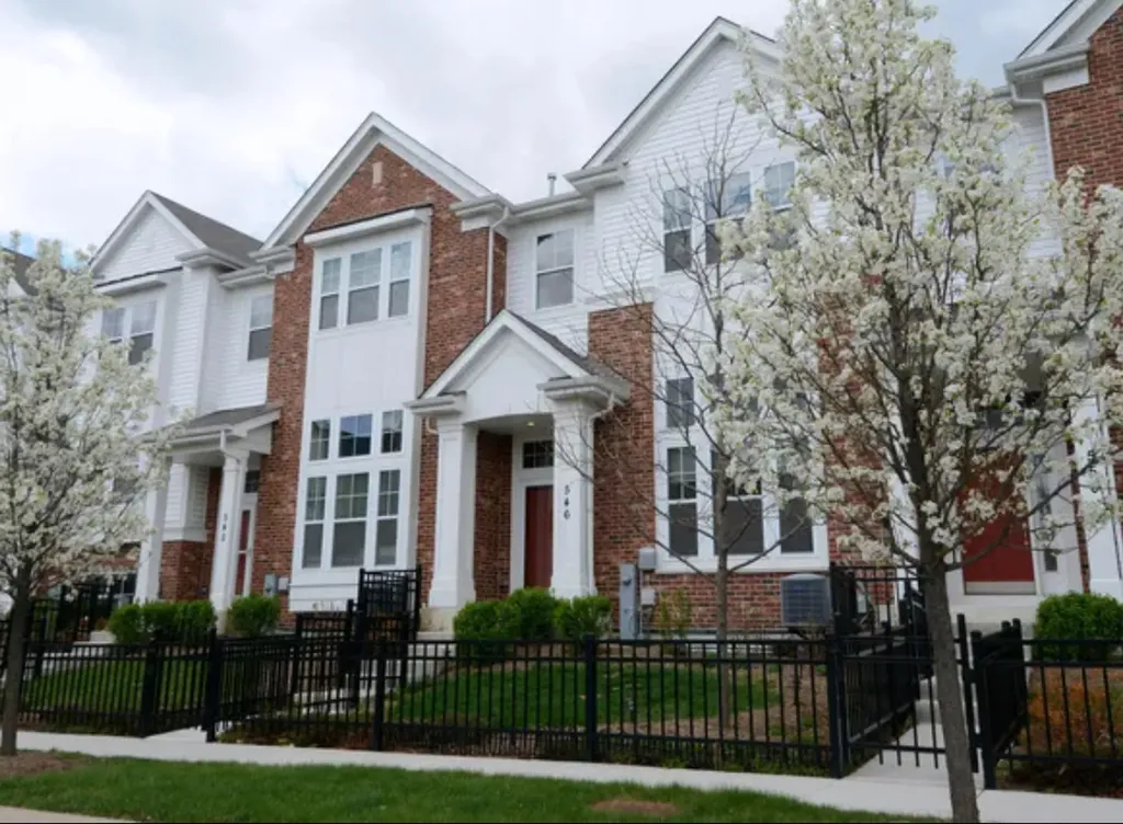 546 Grosvenor Lane Aurora IL 60504