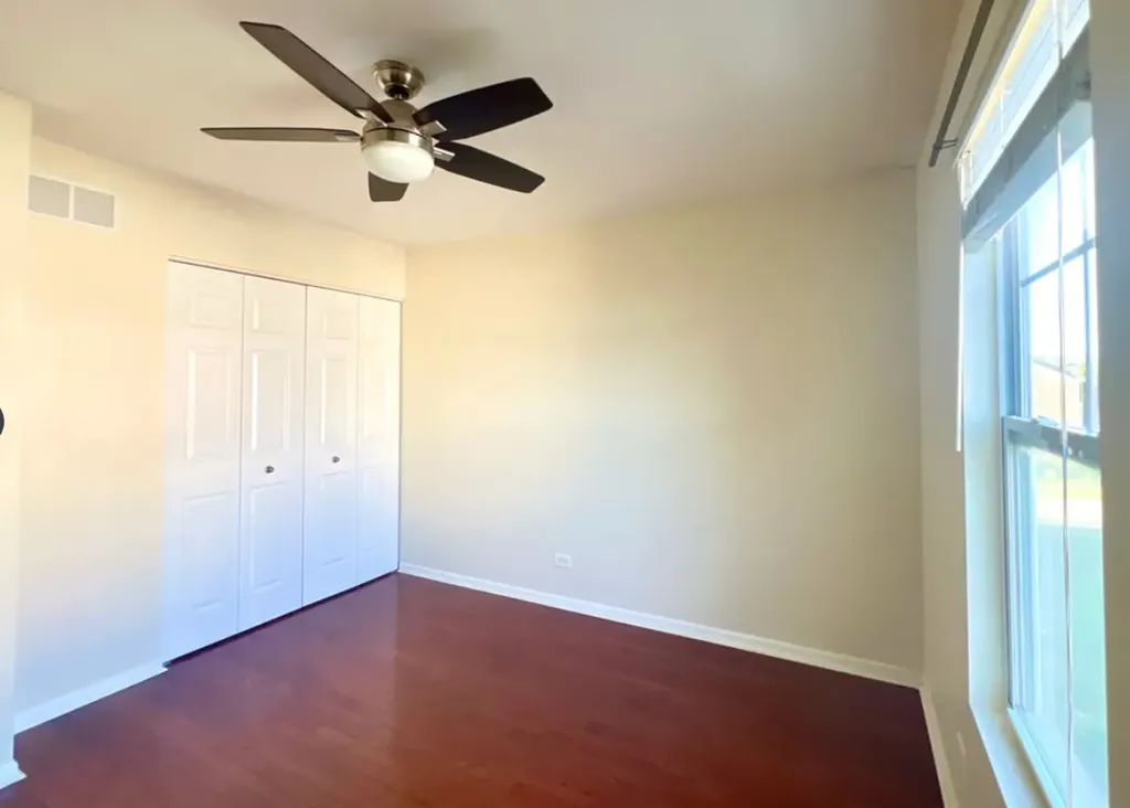 546 Grosvenor Lane Aurora IL 60504