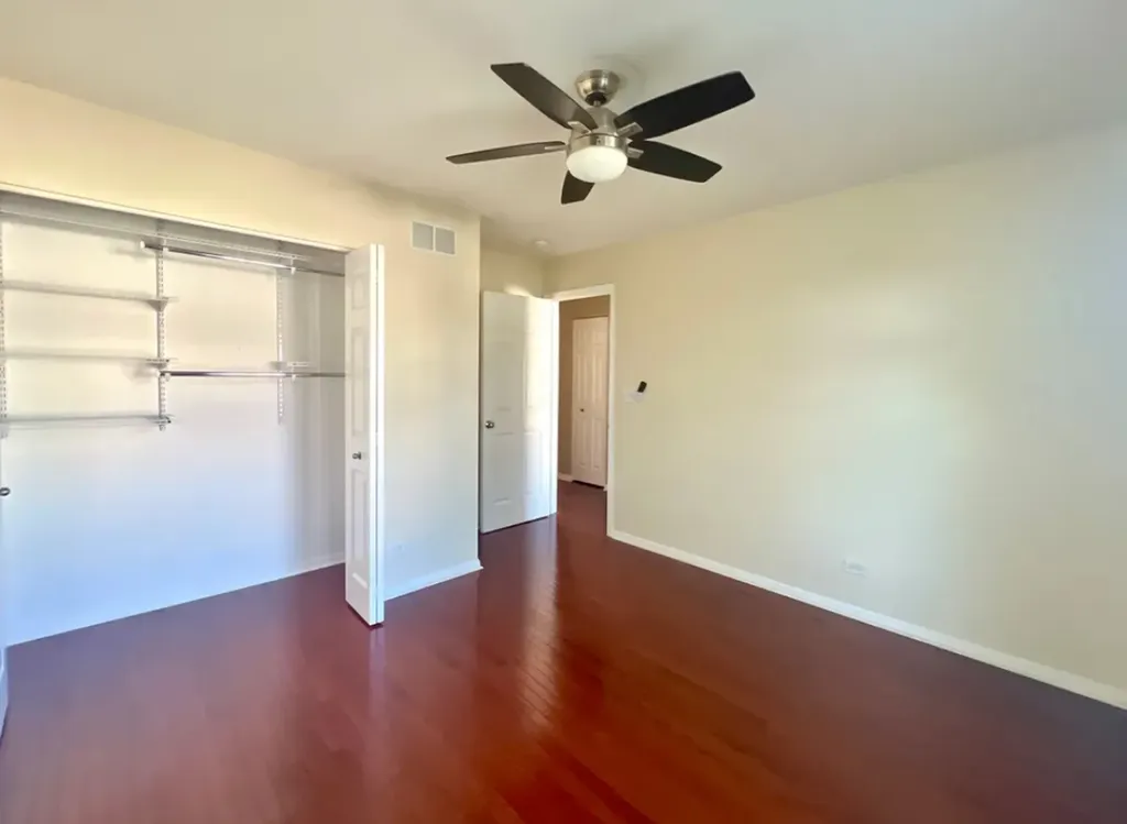 546 Grosvenor Lane Aurora IL 60504