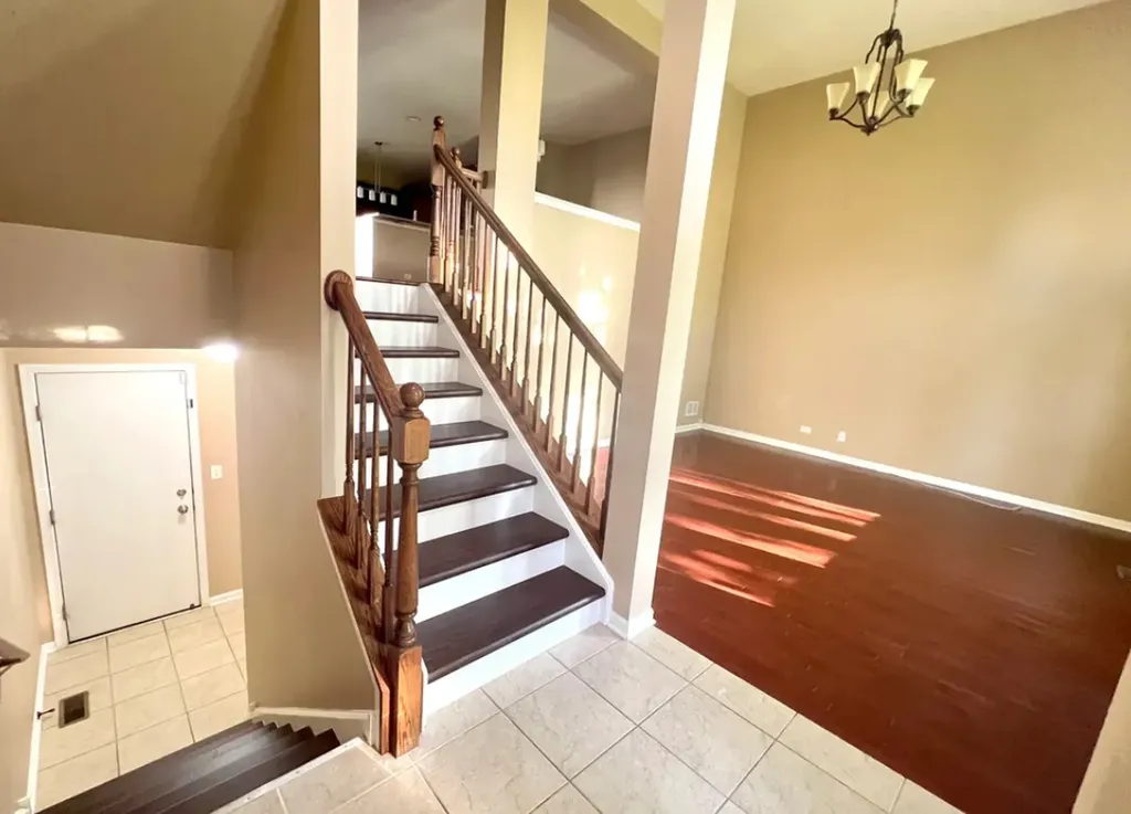546 Grosvenor Lane Aurora IL 60504