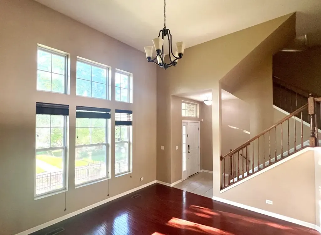 546 Grosvenor Lane Aurora IL 60504