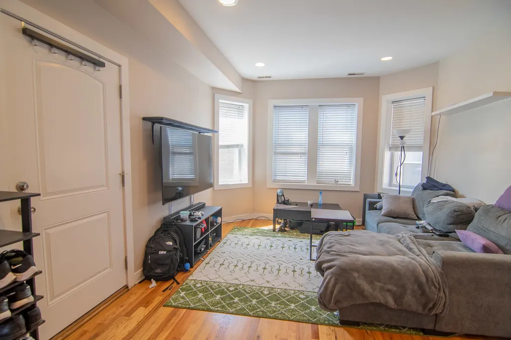 1430 North Maplewood Avenue Chicago IL 60622
