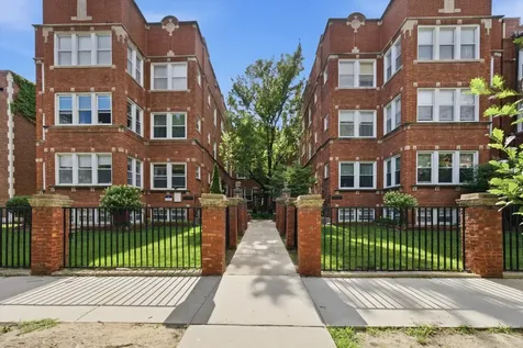 4444 North Beacon Street Chicago IL 60640