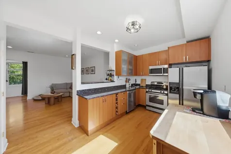 4444 North Beacon Street Chicago IL 60640