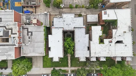 4444 North Beacon Street Chicago IL 60640