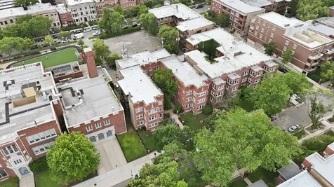 4444 North Beacon Street Chicago IL 60640