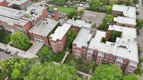 4444 North Beacon Street Chicago IL 60640