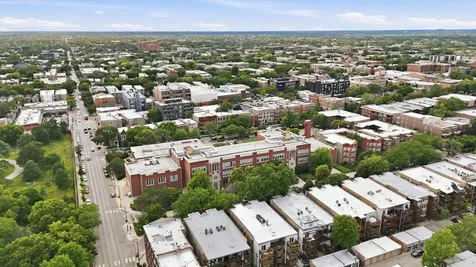 4444 North Beacon Street Chicago IL 60640