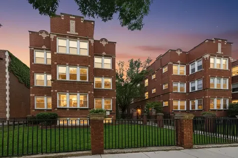 4444 North Beacon Street Chicago IL 60640