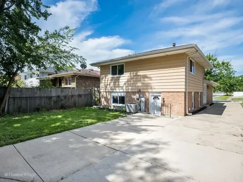 18011 Greenview Terrace Country Club Hills IL 60478