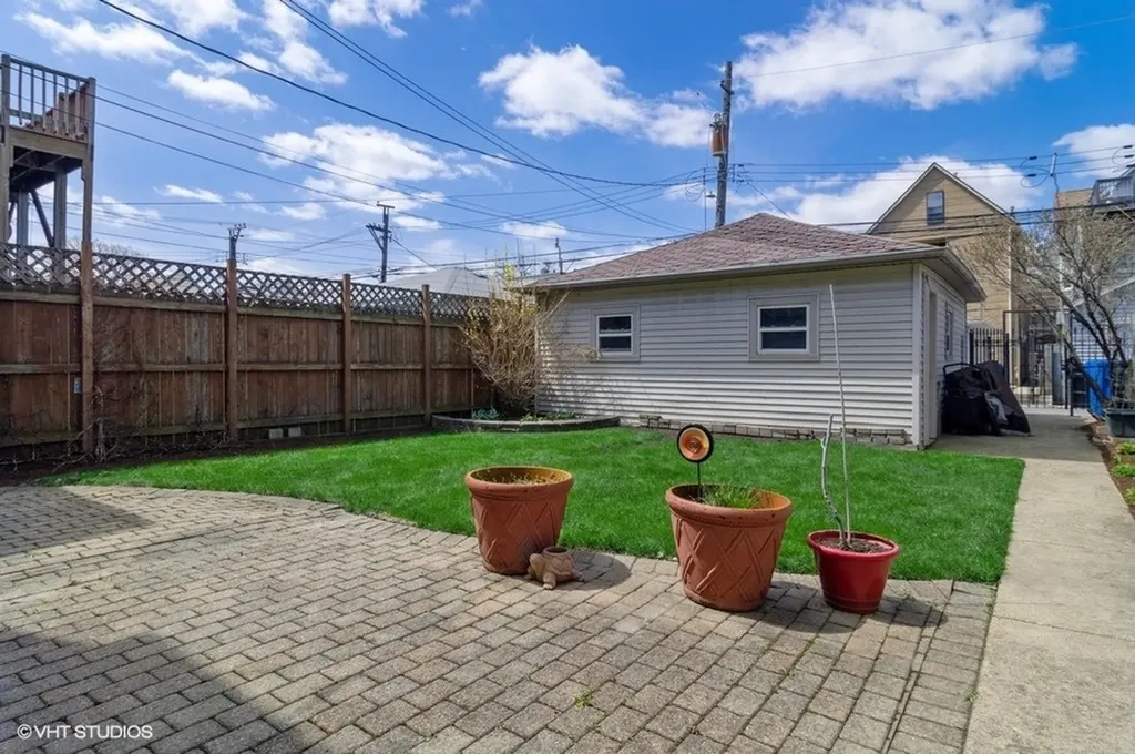 3622 North Whipple Street Chicago IL 60618