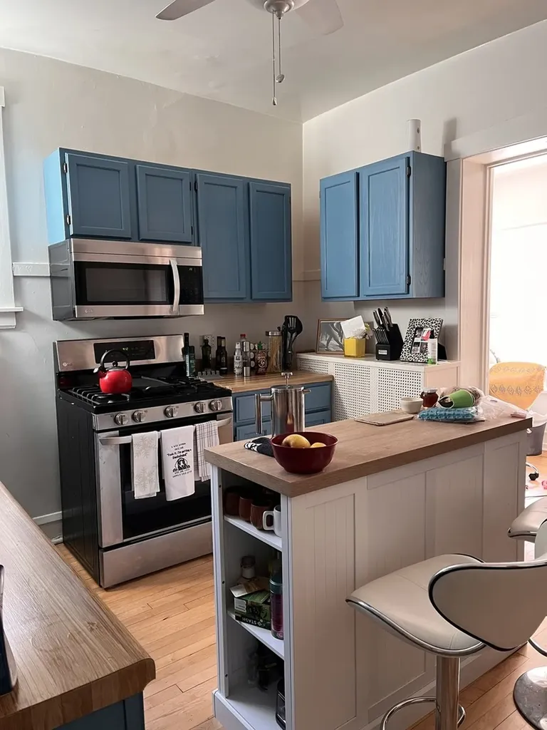 3622 North Whipple Street Chicago IL 60618