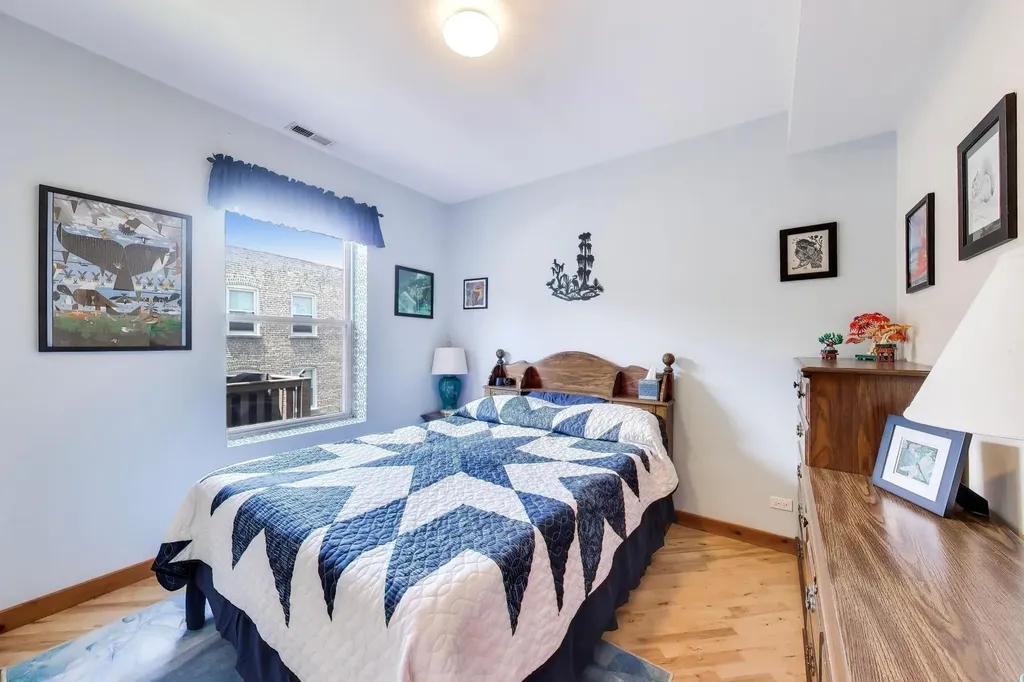 1624 West Columbia Avenue Chicago IL 60626