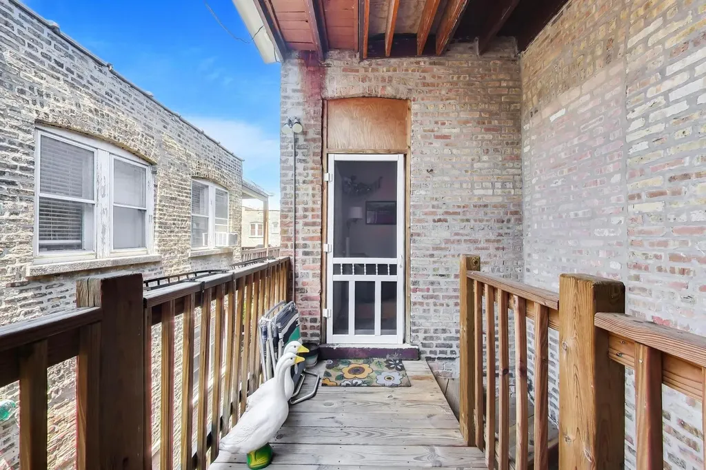 1624 West Columbia Avenue Chicago IL 60626