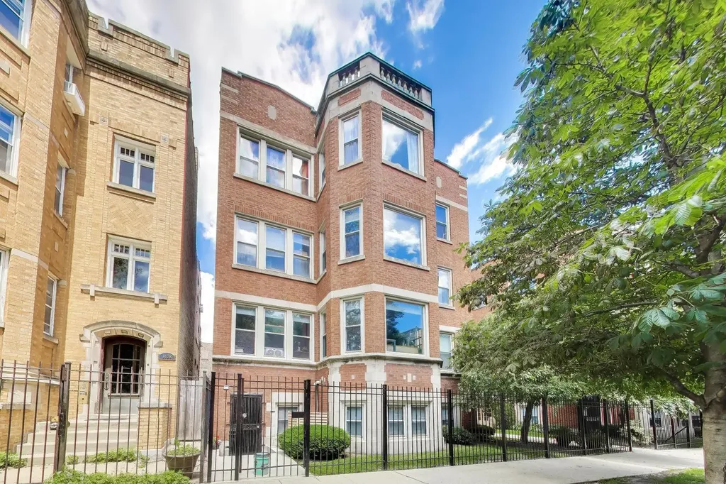 1624 West Columbia Avenue Chicago IL 60626