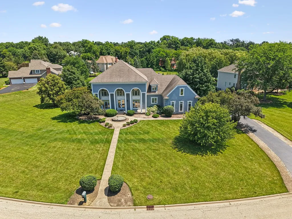 6605 Oakwood Manor Drive Crystal Lake IL 60012