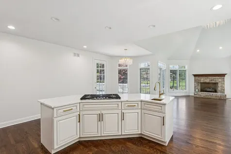 6605 Oakwood Manor Drive Crystal Lake IL 60012