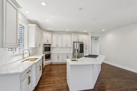 6605 Oakwood Manor Drive Crystal Lake IL 60012