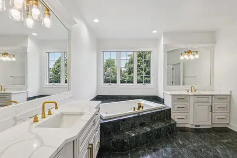 6605 Oakwood Manor Drive Crystal Lake IL 60012