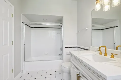 6605 Oakwood Manor Drive Crystal Lake IL 60012