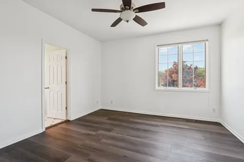 6605 Oakwood Manor Drive Crystal Lake IL 60012