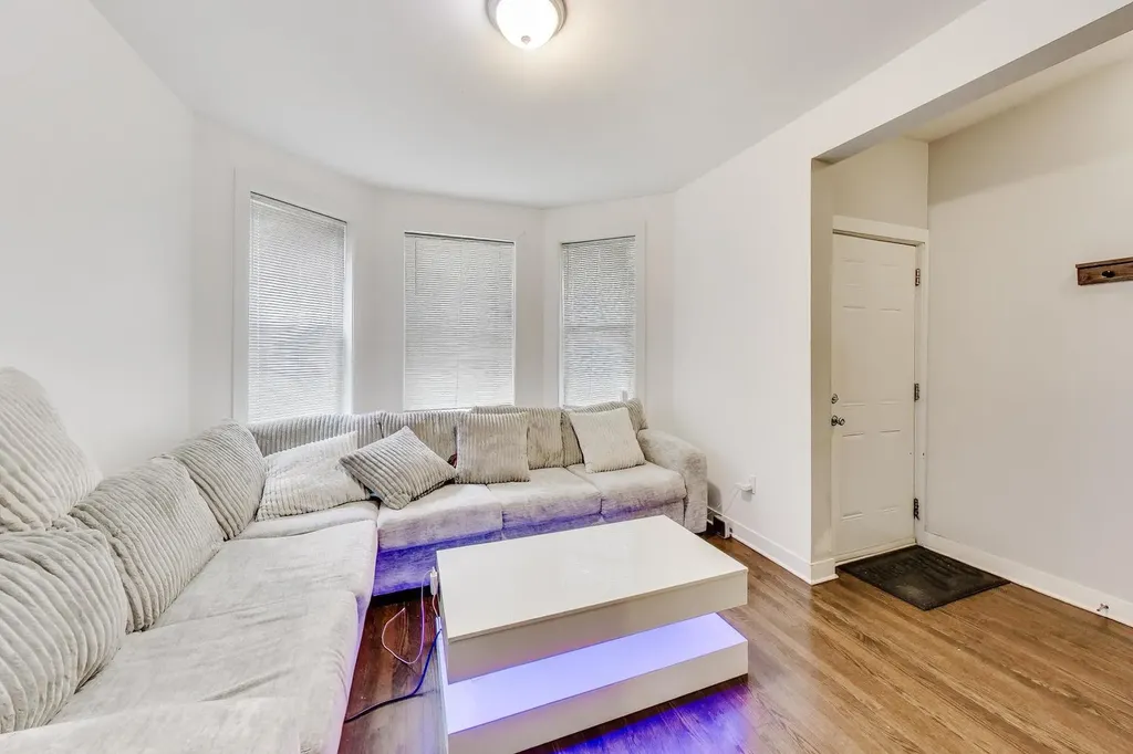 1431 North Springfield Avenue Chicago IL 60651