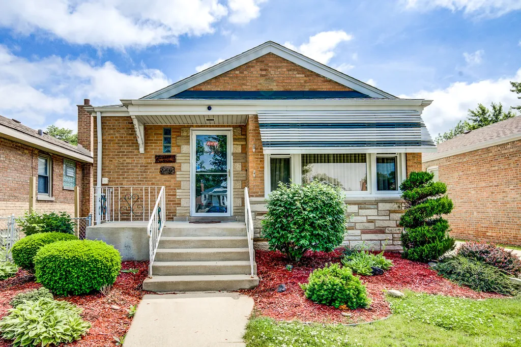 9005 South Utica Avenue Evergreen Park IL 60805