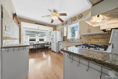 9005 South Utica Avenue Evergreen Park IL 60805