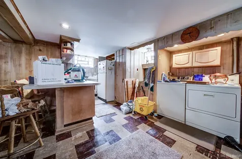 9005 South Utica Avenue Evergreen Park IL 60805