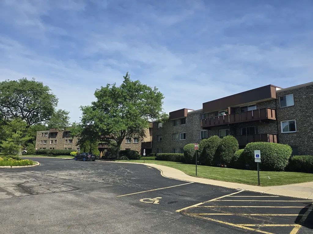 2650 Brookwood Way Drive Rolling Meadows IL 60008