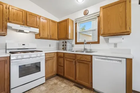 2813 Rocksbury Drive Bloomington IL 61705