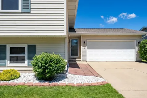 2813 Rocksbury Drive Bloomington IL 61705