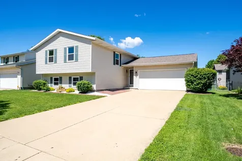 2813 Rocksbury Drive Bloomington IL 61705