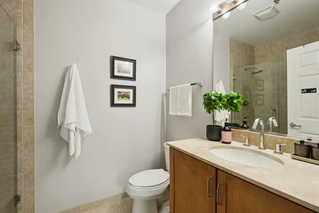 8 West Monroe Street Chicago IL 60603