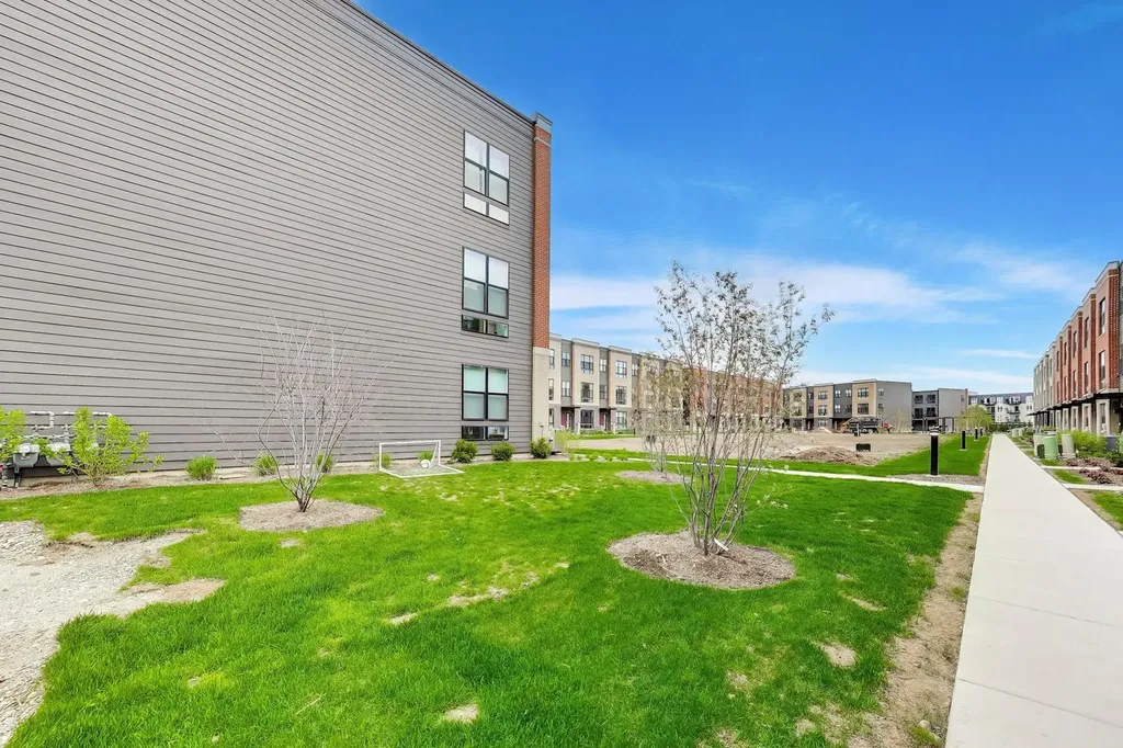 331 Summit Circle Lombard IL 60148