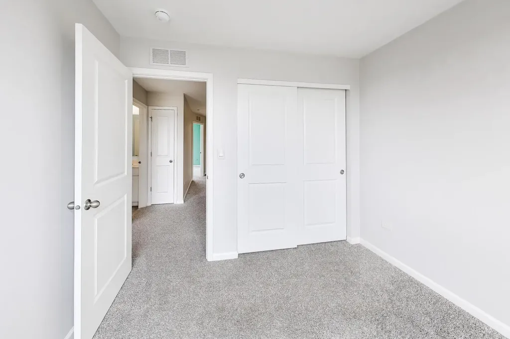 331 Summit Circle Lombard IL 60148
