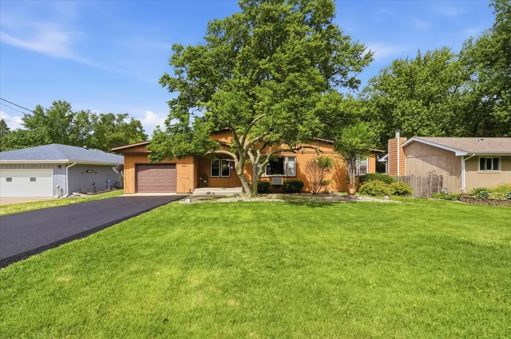39576 North Petite Pass Antioch IL 60002