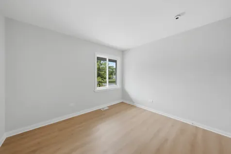 19409 Oakwood Avenue Country Club Hills IL 60478