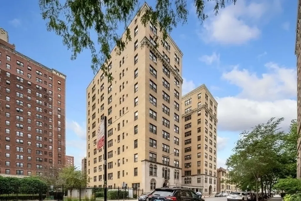 1755 East 55th Street Chicago IL 60615