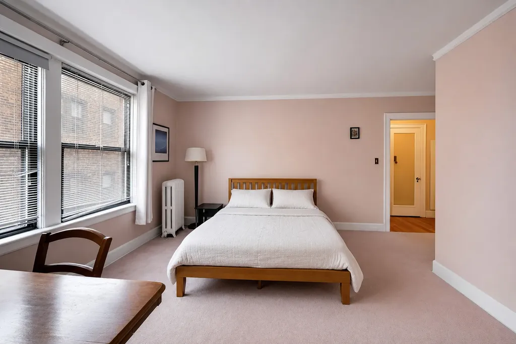 1755 East 55th Street Chicago IL 60615