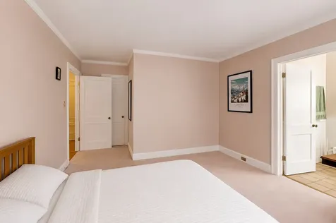 1755 East 55th Street Chicago IL 60615