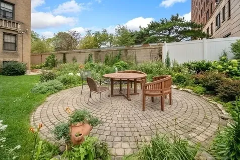 1755 East 55th Street Chicago IL 60615