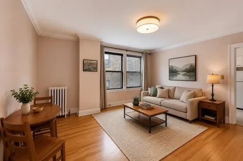 1755 East 55th Street Chicago IL 60615