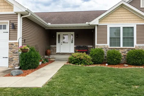 2303 Slade Lane Mahomet IL 61853