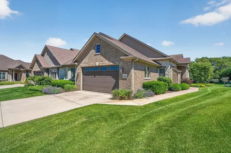 8967 Holland Harbor Circle Frankfort IL 60423