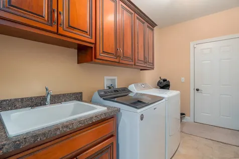 8967 Holland Harbor Circle Frankfort IL 60423